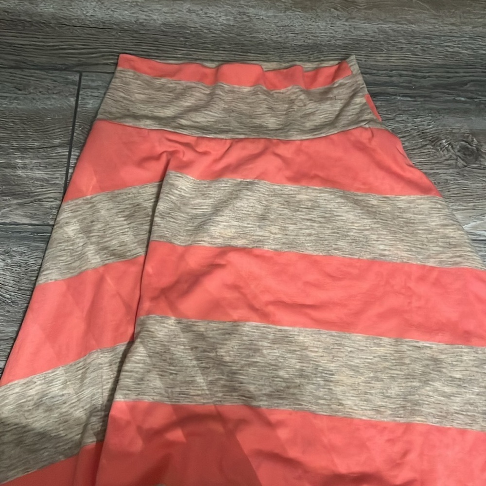 Women’s coral and beige stripe maxi skirt size XS - Picture 2 of 3